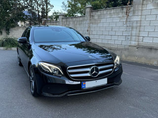 Mercedes E-Class foto 1