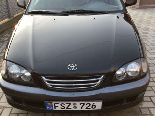 Toyota Avensis foto 7