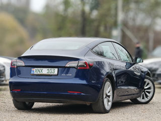 Tesla Model 3 foto 4