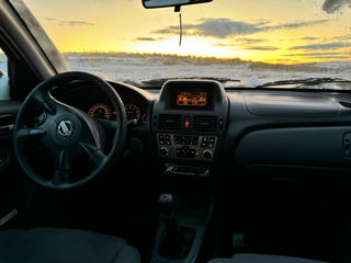 Nissan Almera foto 3