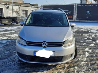 Volkswagen Touran foto 2