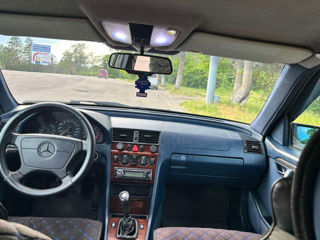 Mercedes C-Class foto 10