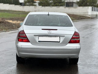 Mercedes E-Class foto 4