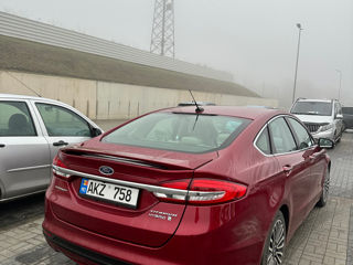 Ford Fusion foto 3