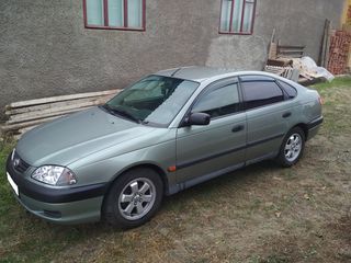 Toyota Avensis foto 3