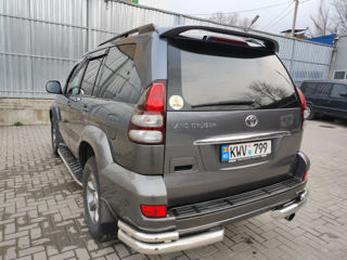 Toyota Land Cruiser Prado foto 3