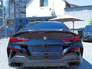 BMW 8 Series foto 5