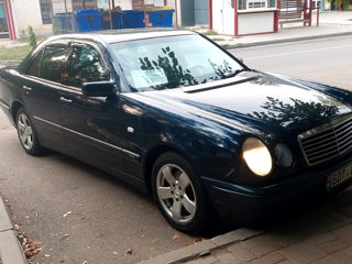 Mercedes E-Class foto 3