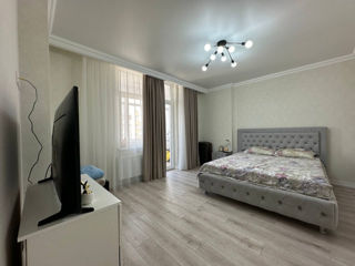 Apartament cu 2 camere, 68 m², Botanica, Chișinău foto 3