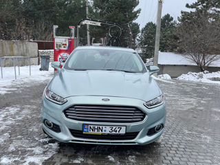 Ford Fusion foto 2