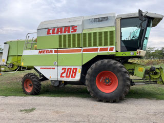 Claas Mega 208