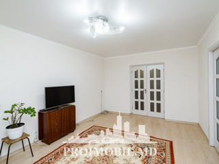 Apartament cu 3 camere, 72 m², Buiucani, Chișinău foto 2