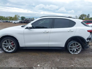 Alfa Romeo Stelvio foto 4