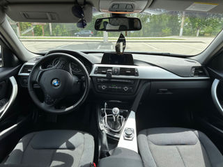 BMW 3 Series Touring foto 15