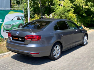 Volkswagen Jetta foto 5