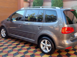 Volkswagen Touran foto 5