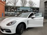 Porsche Panamera foto 2