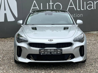 KIA Stinger foto 2