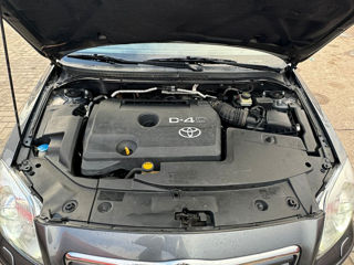 Toyota Avensis foto 6