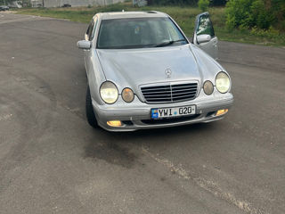 Mercedes E-Class foto 4