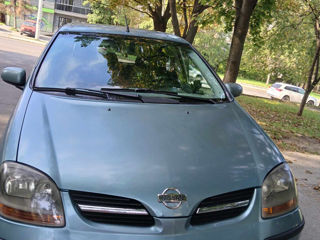 Nissan Almera foto 1