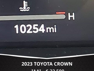 Toyota Crown foto 8