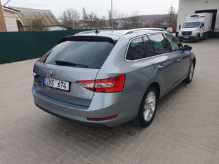 Skoda Superb foto 4