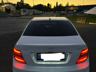 Mercedes C-Class foto 9