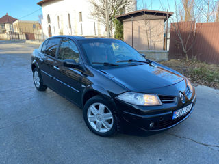 Renault Megane foto 2