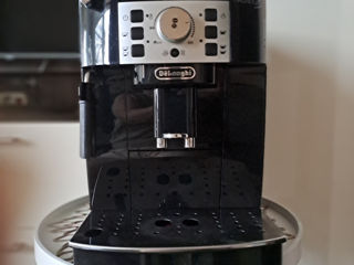 Кофемашина  Delonghi magnifica S