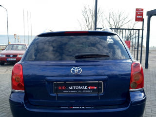 Toyota Avensis foto 5