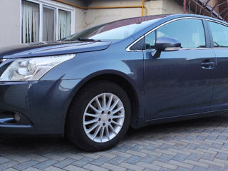 Toyota Avensis foto 3