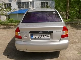 Hyundai Accent foto 5