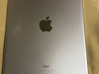 iPad 6th gen 32GB Silver (WIFI) foto 3