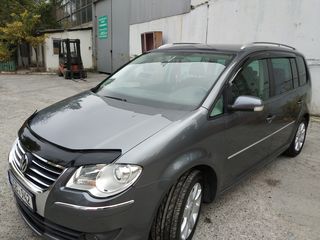 Volkswagen Touran foto 1