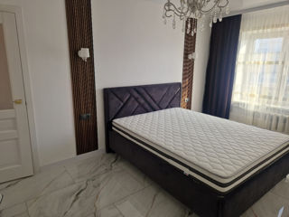 Apartament cu 2 camere, 68 m², Centru, Chișinău foto 2