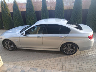 BMW 5 Series foto 4