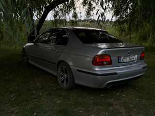 BMW 5 Series foto 5