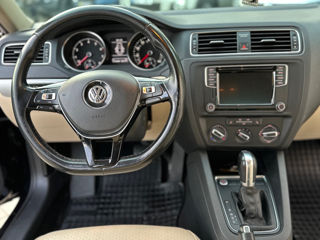 Volkswagen Jetta foto 8