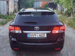 Toyota Avensis foto 4