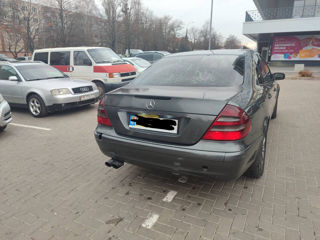 Mercedes E-Class foto 2