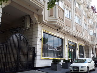 Apartament cu două odăi in Centrul Chișinăului pe strada Armeana, cu încălzire autonomă, mobilat. foto 1