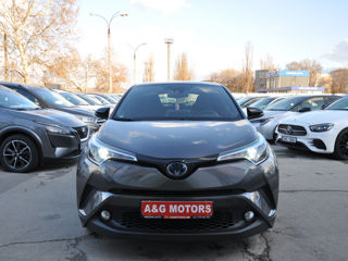 Toyota C-HR foto 2