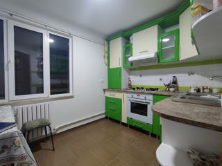 Apartament cu 3 camere, 82 m², Centru, Strășeni foto 2