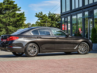 BMW 5 Series foto 2