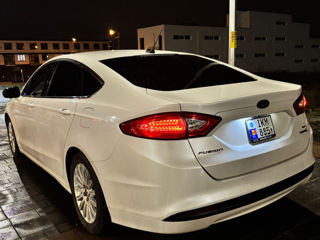 Ford Fusion foto 5