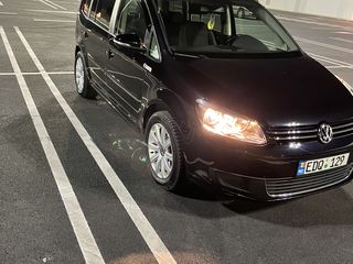 Volkswagen Touran foto 9