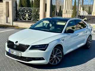 Skoda Superb foto 2