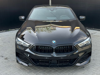 BMW 8 Series foto 2