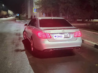 Mercedes E-Class foto 2